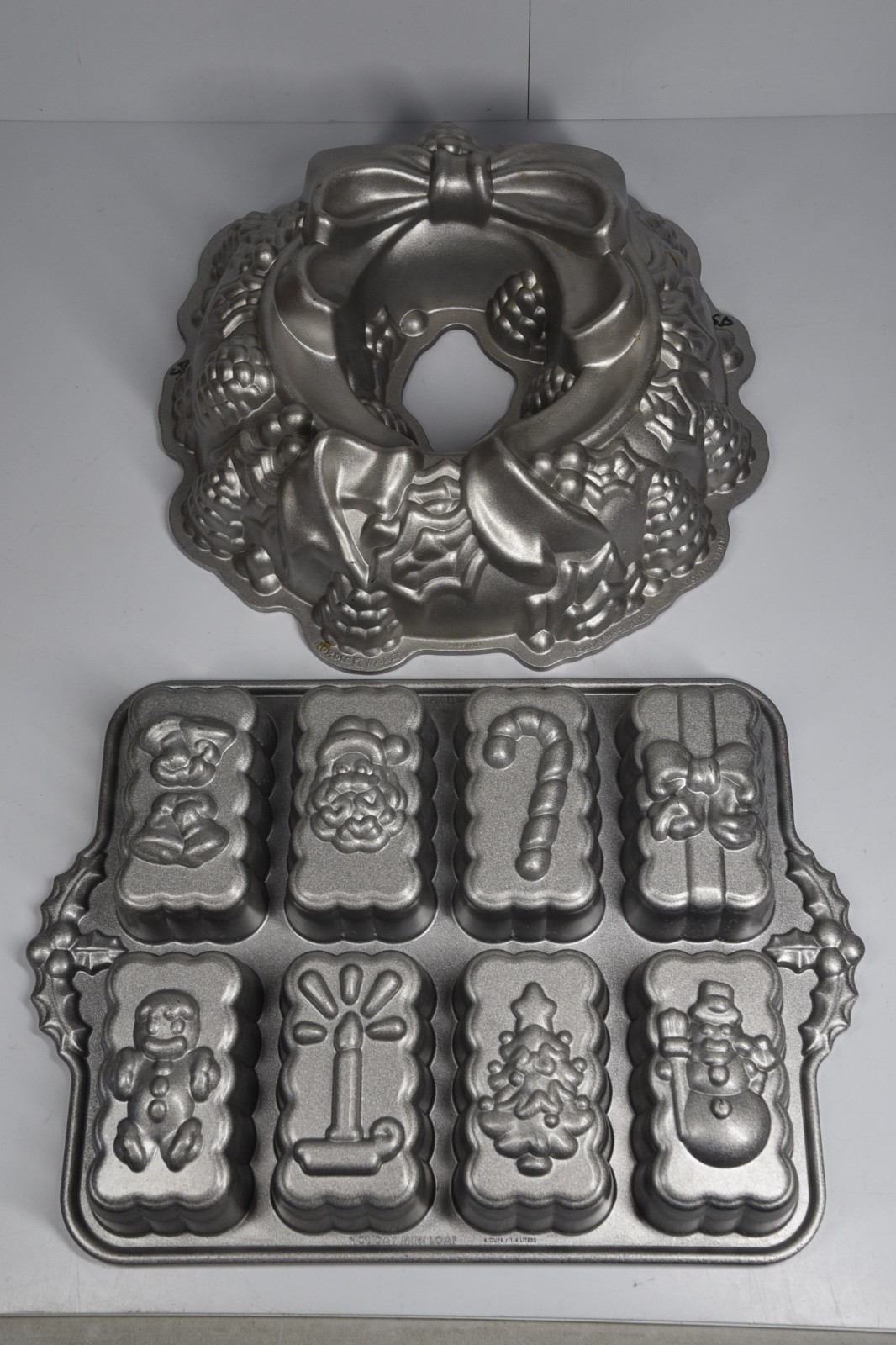 Nordic Ware Christmas Bundt Pans Holiday Mini Loaf 6 Cup & Wreath 9 Cup Lot