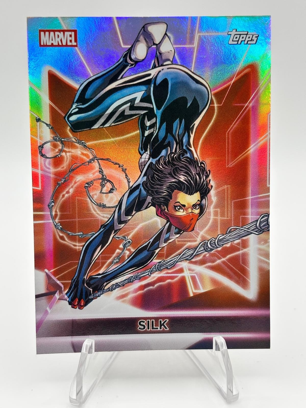 2026 Topps Marvel Neon #107 Silk Rainbow Foil