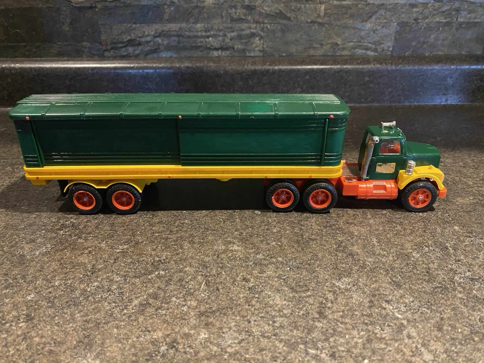 Vintage 1975-76 Hess Toy Gasoline Fuel Oil Truck Vintage 1975-76 Hess Toy Gasoline Fuel Oil Truck