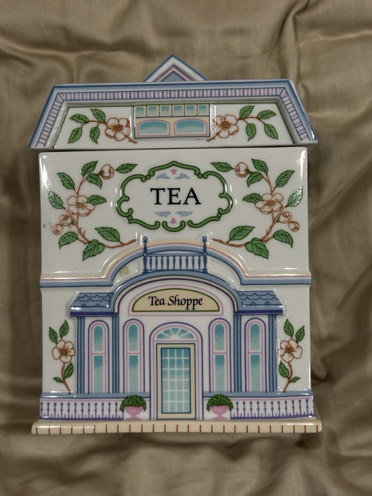 Lenox Spice Village Tea Shoppe Canister Porcelain 1990 (Lid Has Minor Chip)
