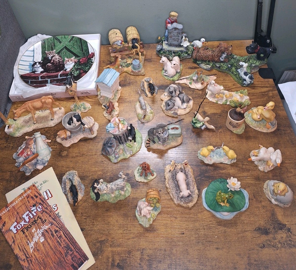 Huge Lot Of 28 Schmid Lowell Davis Figurines & 1 Plate, Fox Fire Farms & America