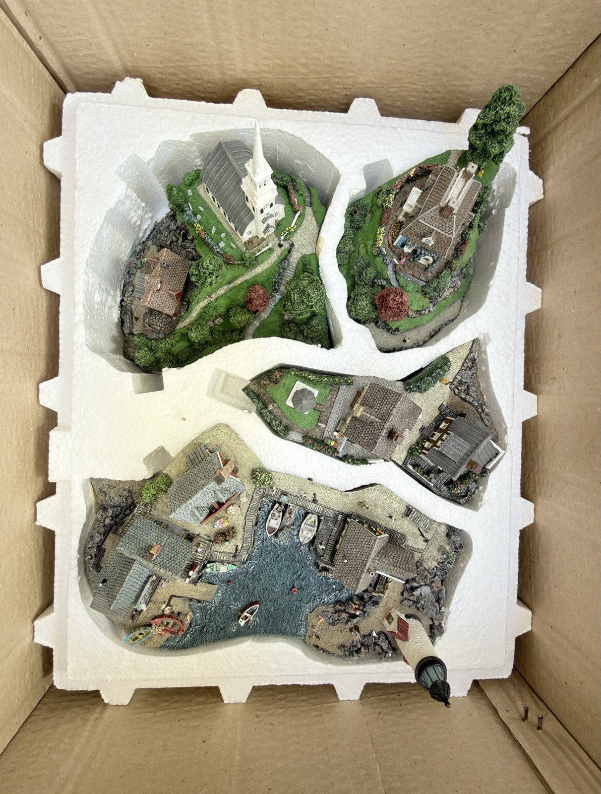 Danbury Mint Fisherman’s Cove Village Colin Gough Lighthouse Harbor, New