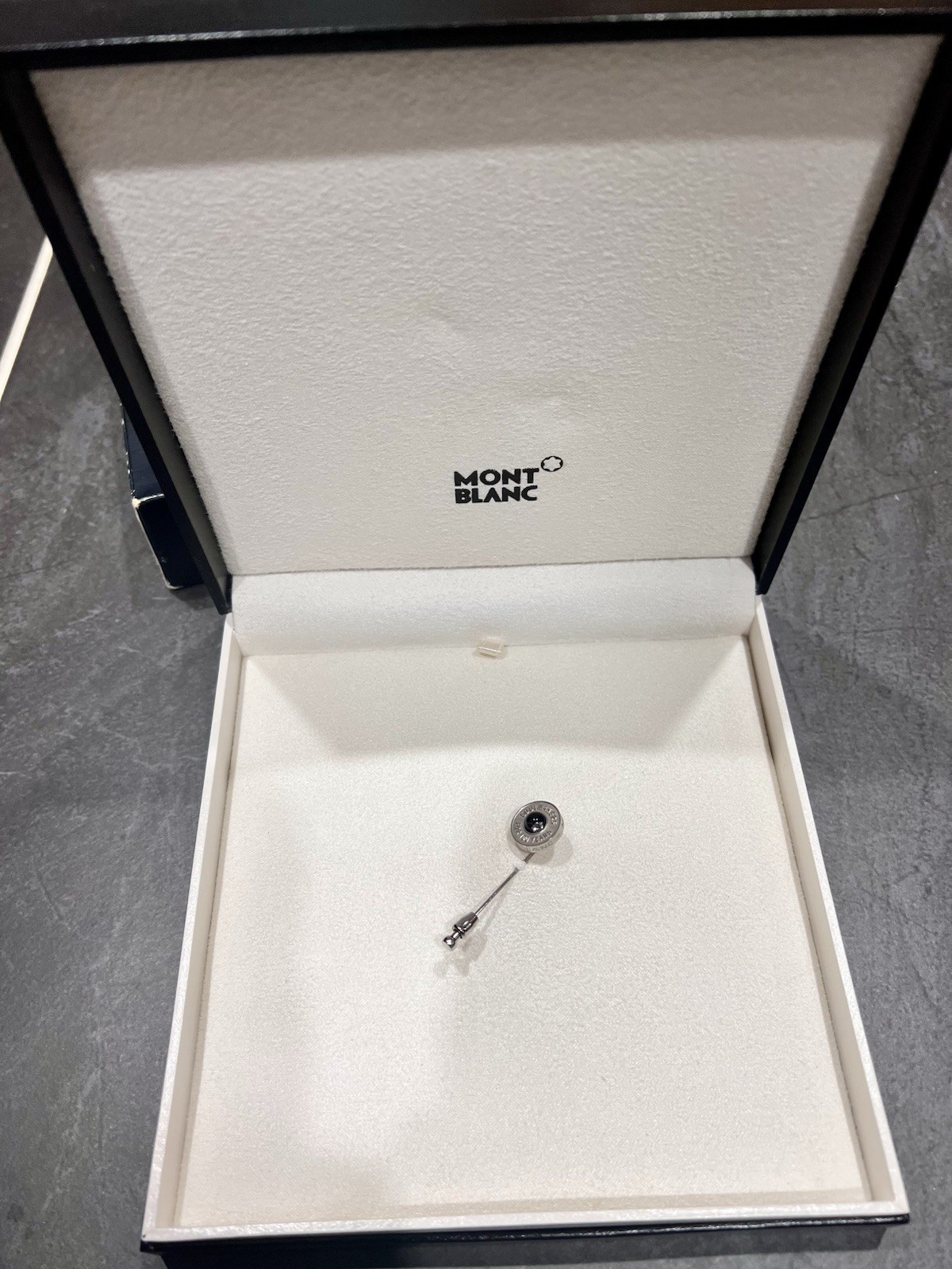 Montblanc Soulmakers for 100 Years Platinum-Plated Pin 4046904 w/ Original Box