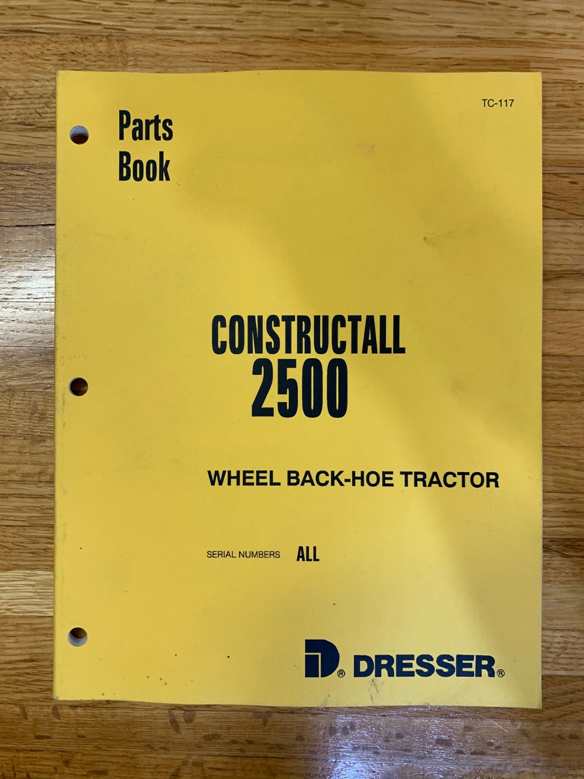 Komatsu Dresser International Constructall 2500 Wheel Back-Hoe Tractor TC-117