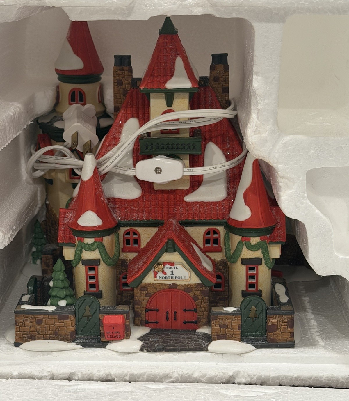 Dept 56 Route 1 North Pole \ Dept 56 Route 1 North Pole \