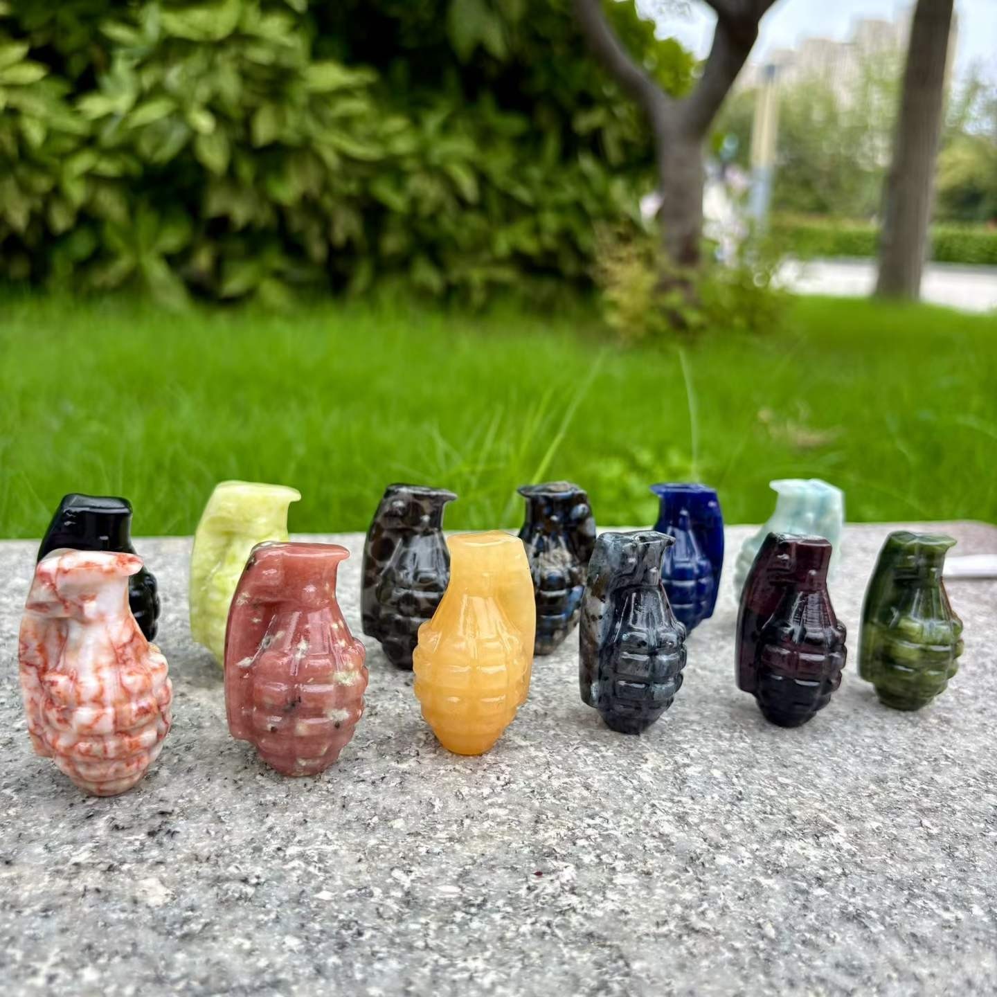 Natural mixture Quartz Carved skull Crystal Reiki Decor Gift random deliver 10pc