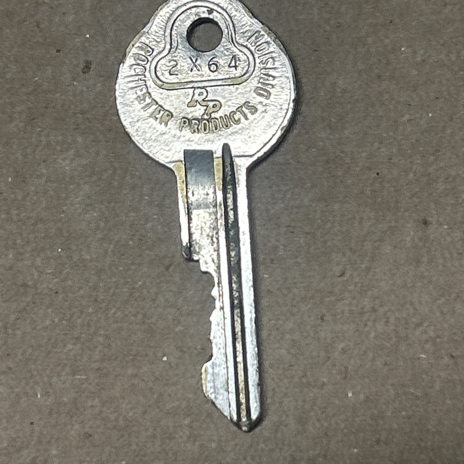 VINTAGE ROCHESTER GM KNOCKOUT KEY 2X64 “ Your Key To Greater Value”