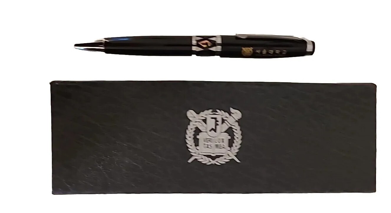 Korea Seoul National University Executive Fine Ballpoint Pen,Mother Of Pearl,New