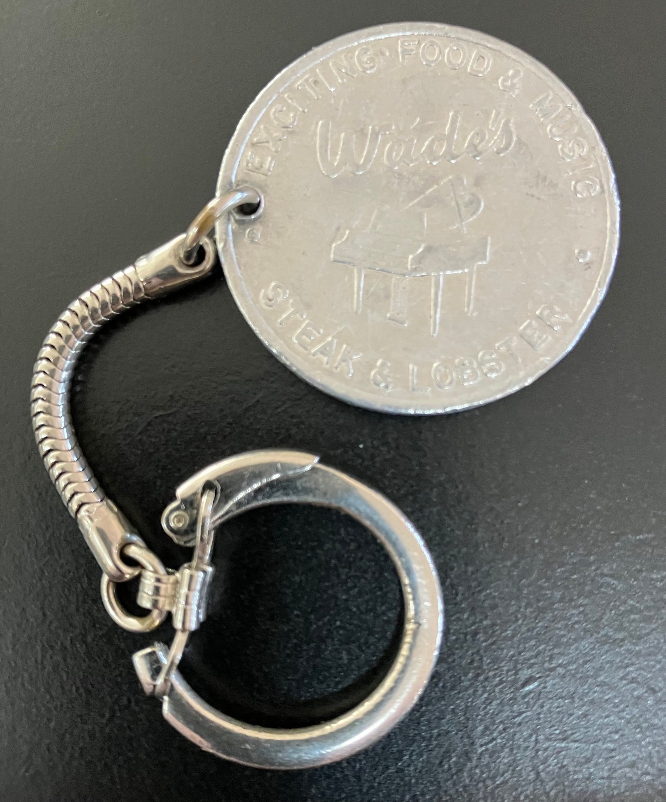 Vintage Wade\'s Steak & Lobster Restaurant Portland Oregon Aluminum Key Ring Tag