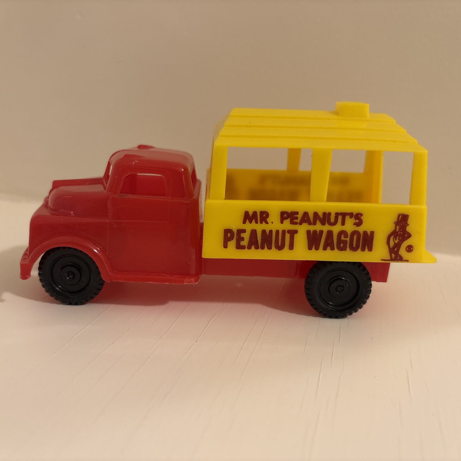 Rare Vintage Mr Peanut’s Peanut Wagon Plastic Toy Truck Planters Pyro Nice