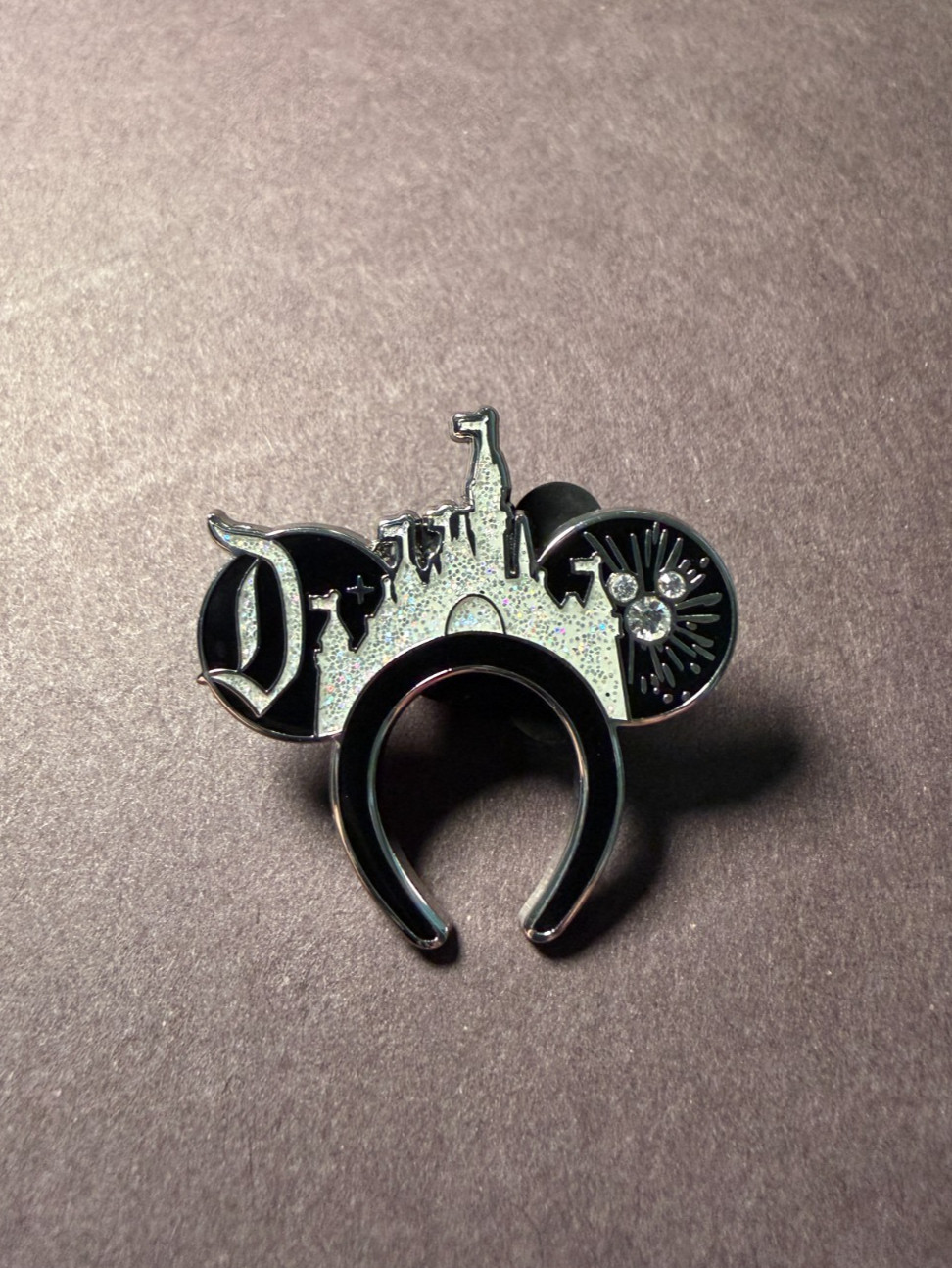 Disneyland DLR 2025 Hidden Mickey Wave A Super Chaser Ear Headband Pin