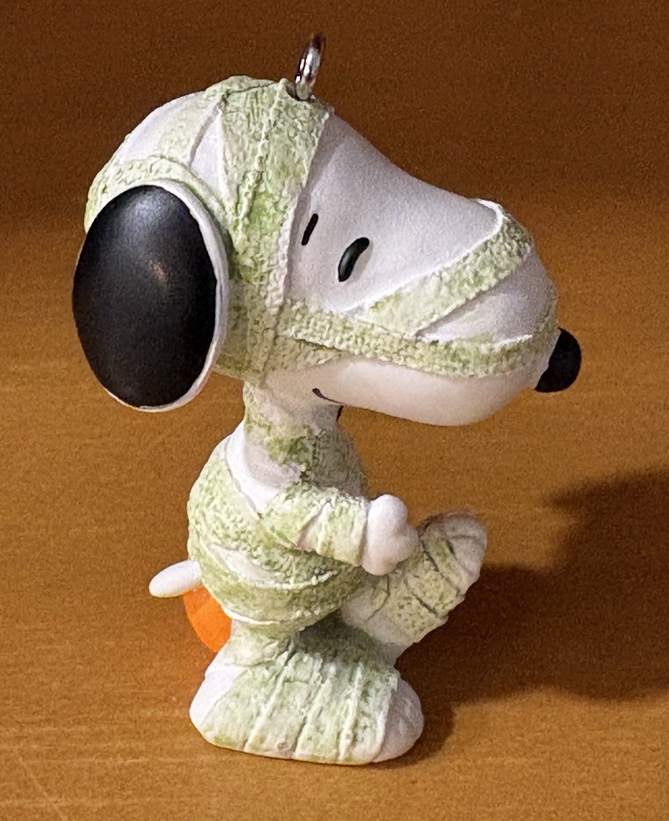 Hallmark Halloween Ornament Treats for Snoopy 2010 Peanuts Gang Snoopy