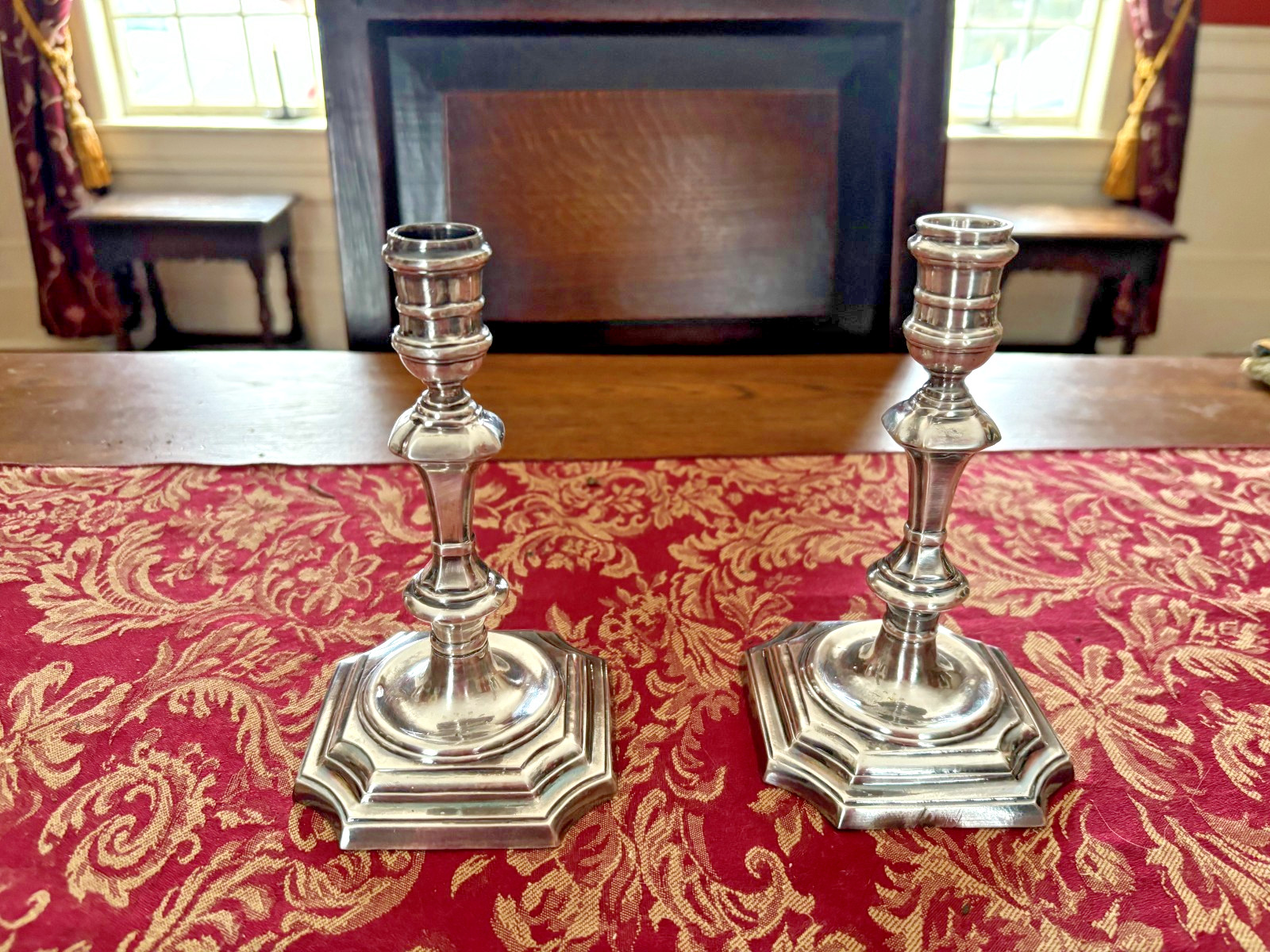 Vtg Williamsburg Stieff Pair Colonial Silver Plated Candlesticks J-2, 6 1/4\