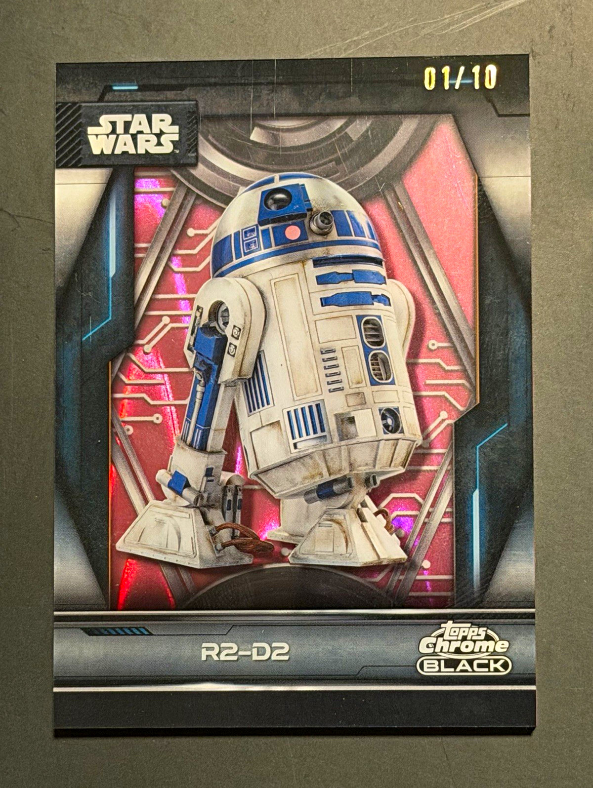 Topps 2025 Star Wars Chrome Black R2-D2 Droid Shadowbox DS-2 #01/10