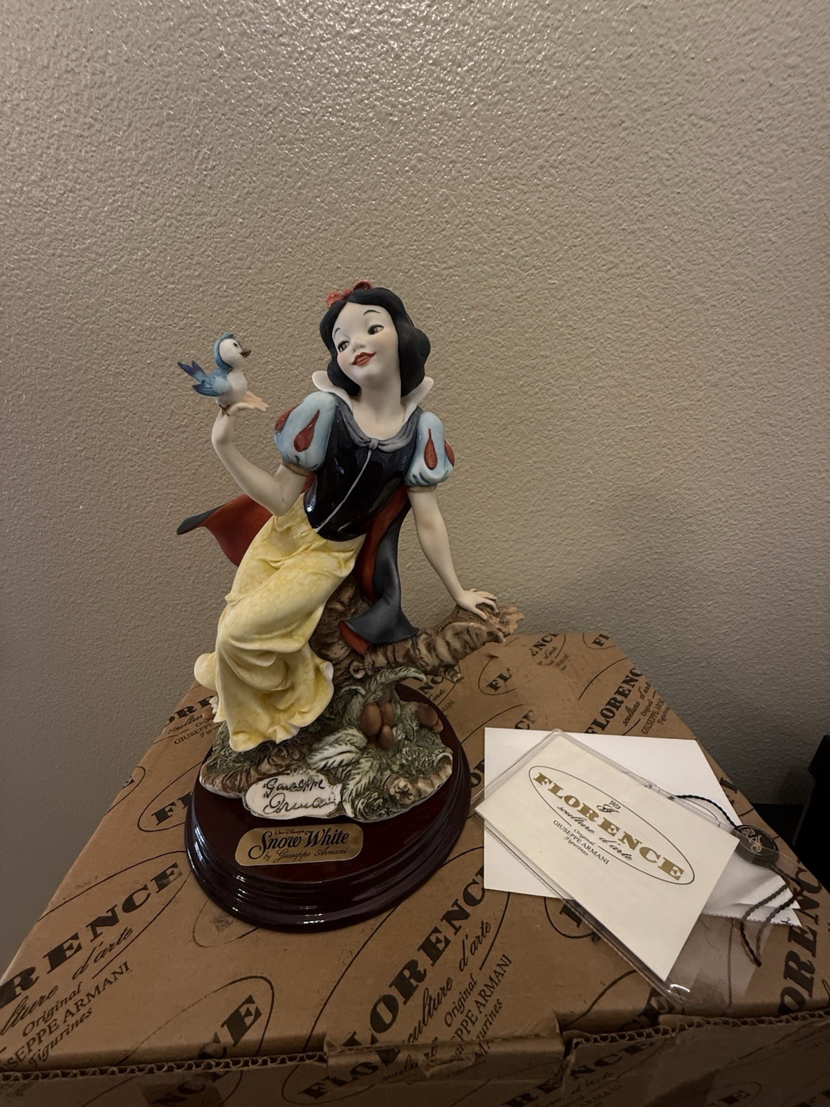 DISNEY GIUSEPPE ARMANI 1993 SNOW WHITE WITH BLUE BIRD STATUE FIGURINE 0209-C NIB