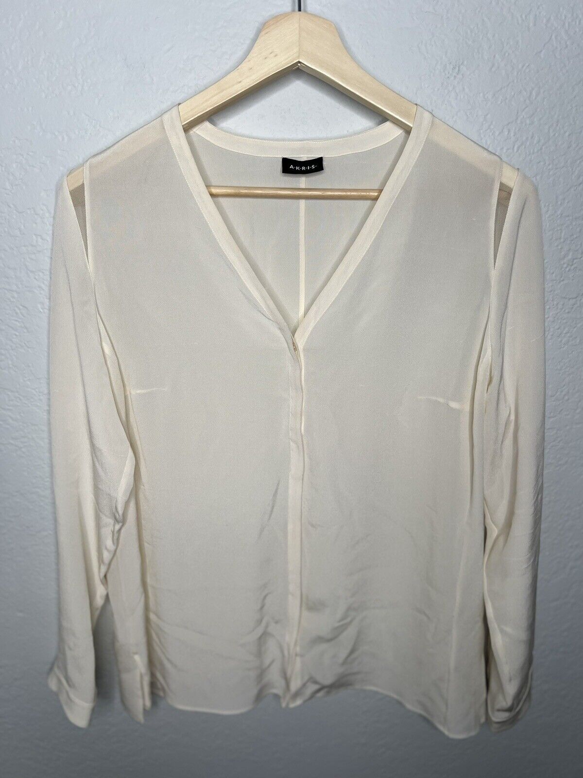 Akris Womens Silk Blend V Neck Shirt Size 14 Cream Button Up Minimalist