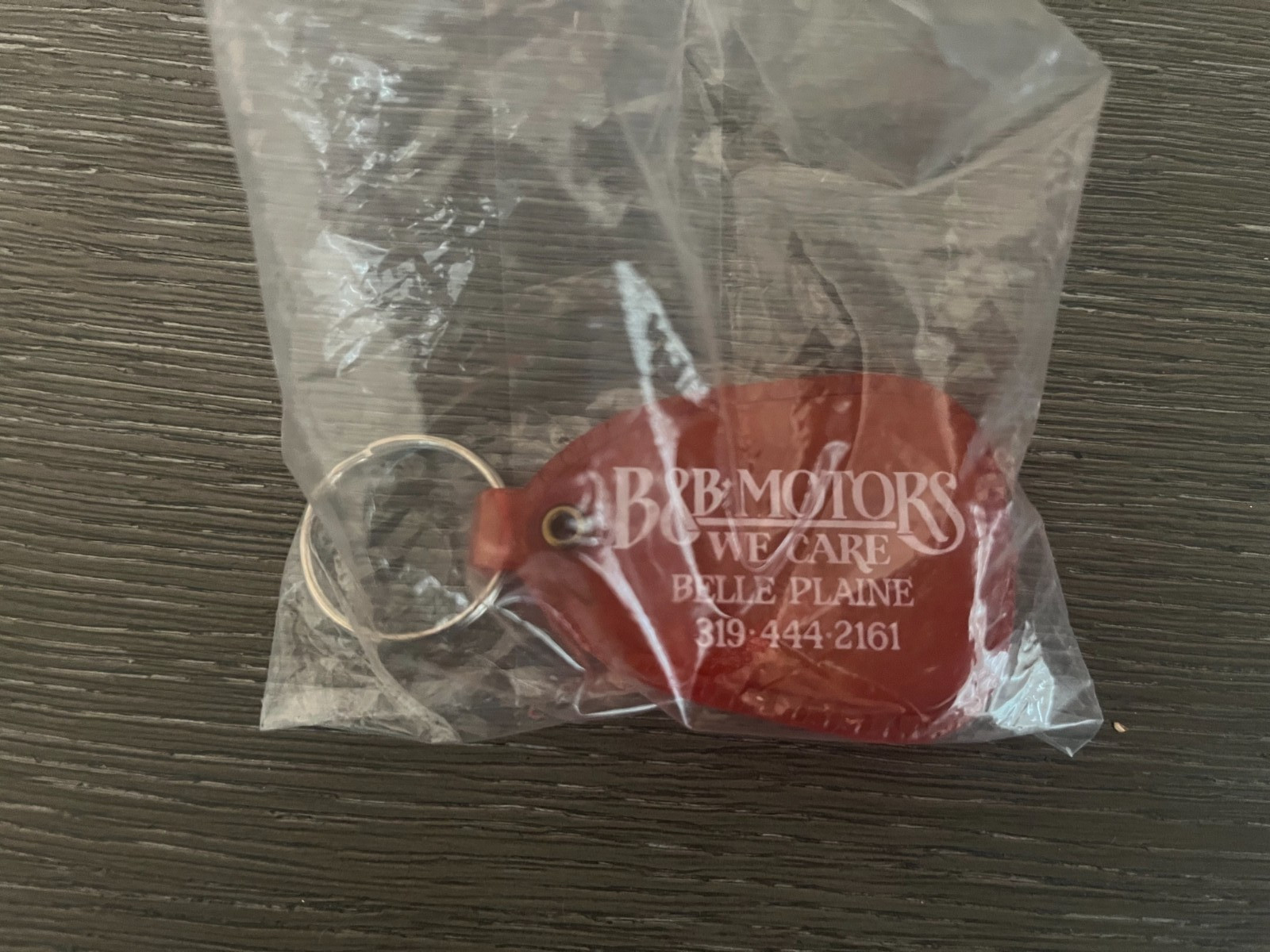 Vintage B&B Motors Belle Plaine Iowa Unopened Plastic Keychain