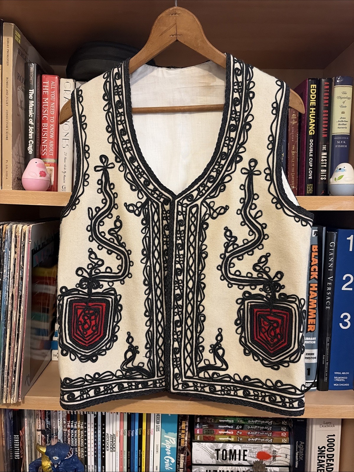 Vintage Traditional Romanian Folk Peasant\'s Vest SZ.M Embroidered Wool