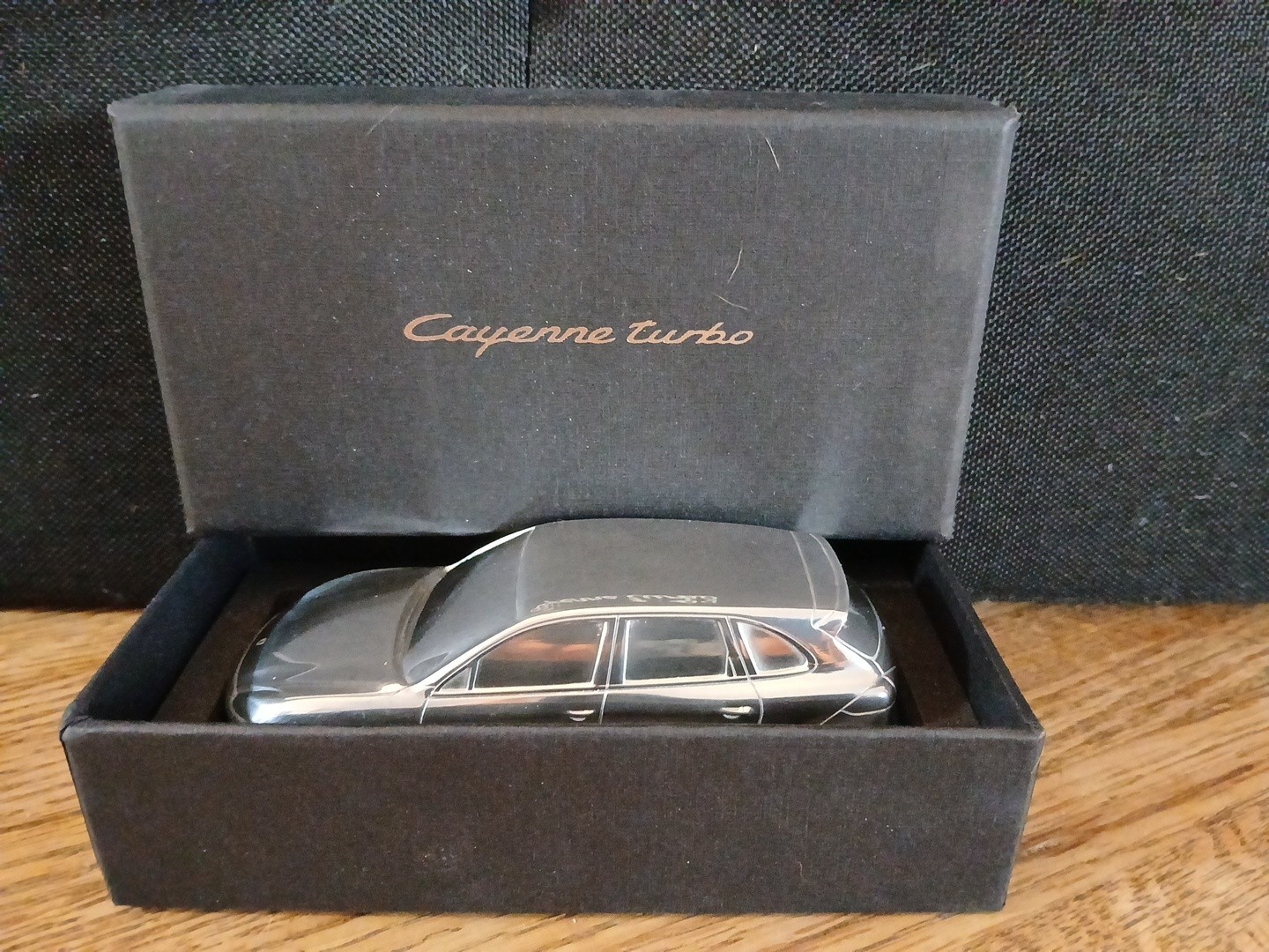 Porsche Cayenne Turbo Chrome Aluminum model scale 1:43 Paperweight Dealer 