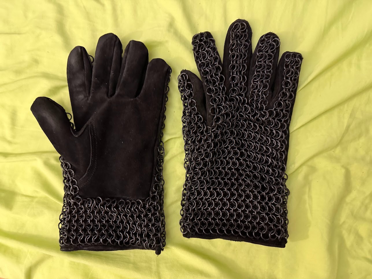 Medieval Blackened Chainmail gauntlets Medieval Blackened Chainmail gauntlets
