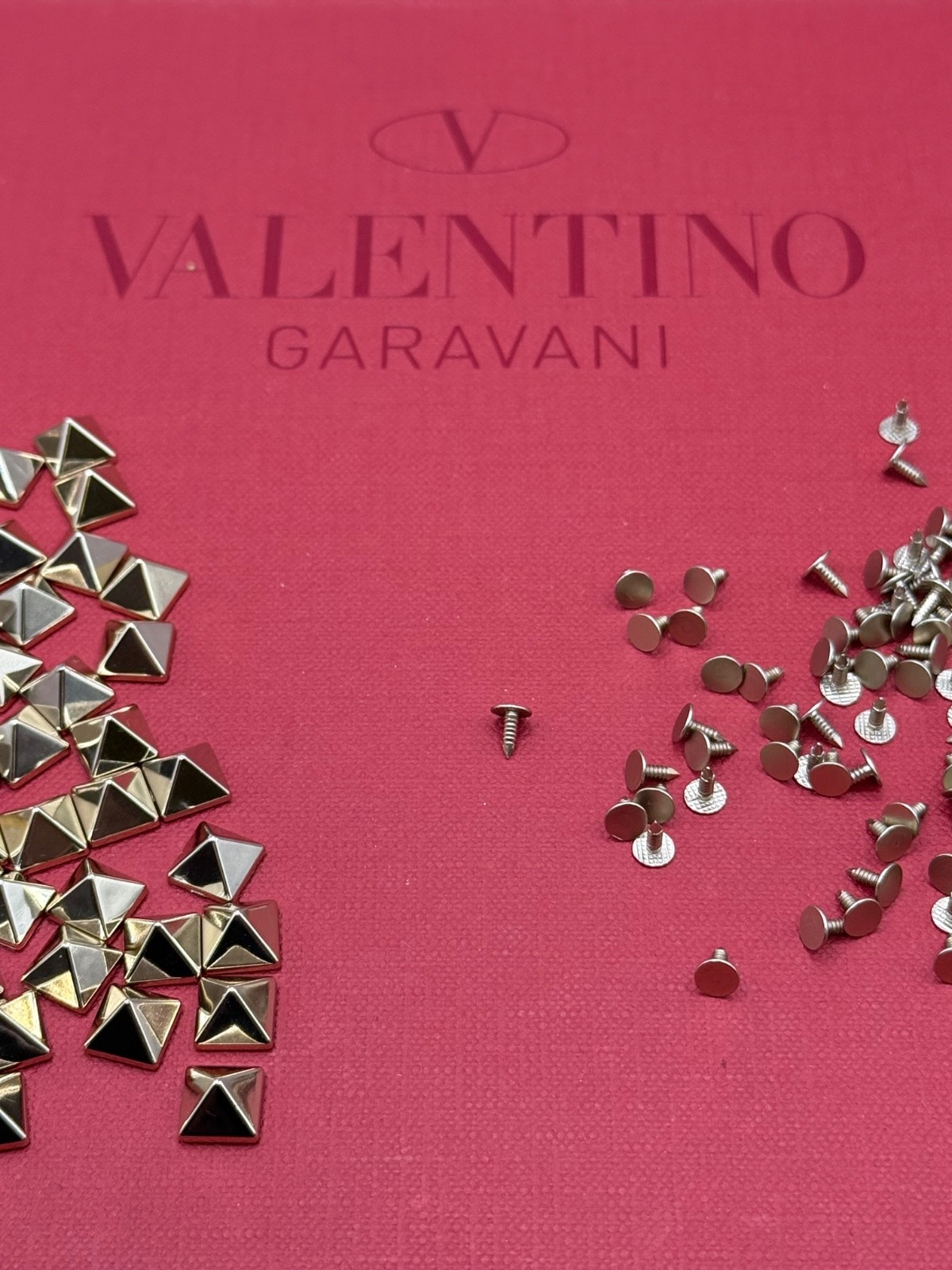 Valentino Garavani Rockstud Spare Stud – Platino Finish