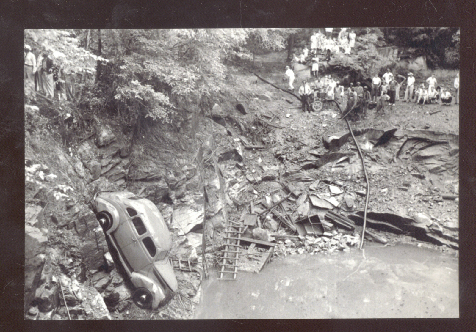 REAL PHOTO RICHMOND VIRGINIA BRYAN PARK QUARRY CAR WRECK POSTCARD COPY VA.