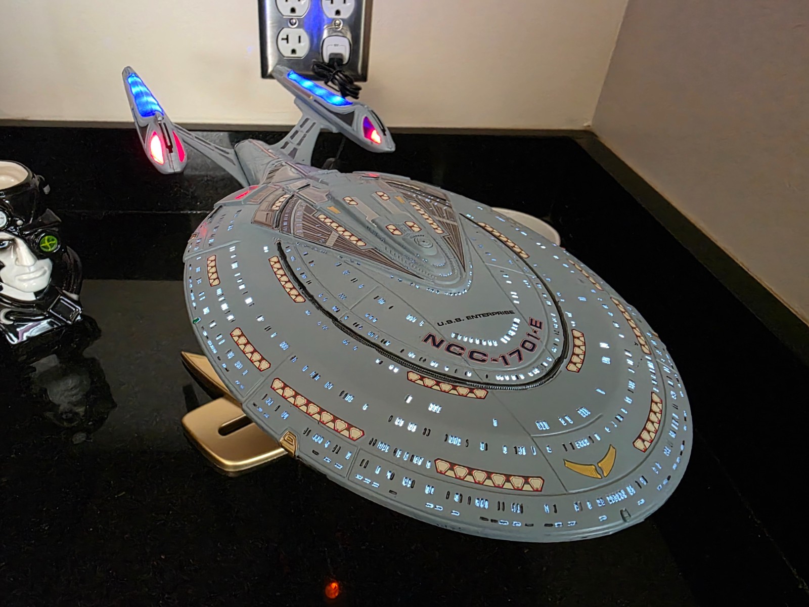 Handmade Star Trek USS Enterprise 1701E First Contact model prop ship