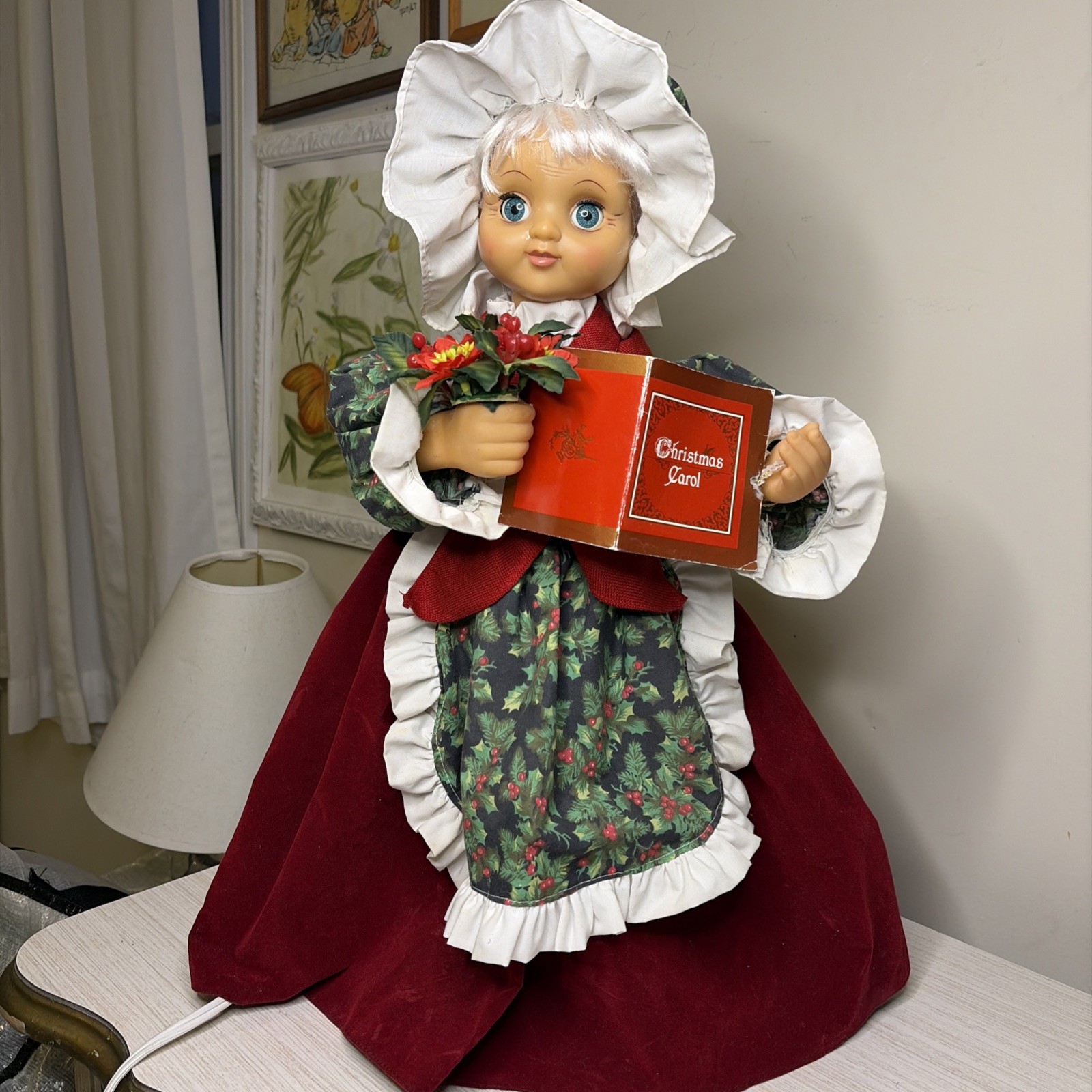 VINTAGE 1990s Kmart TrimAHome Animated Christmas Caroler Doll Motionette WORKING