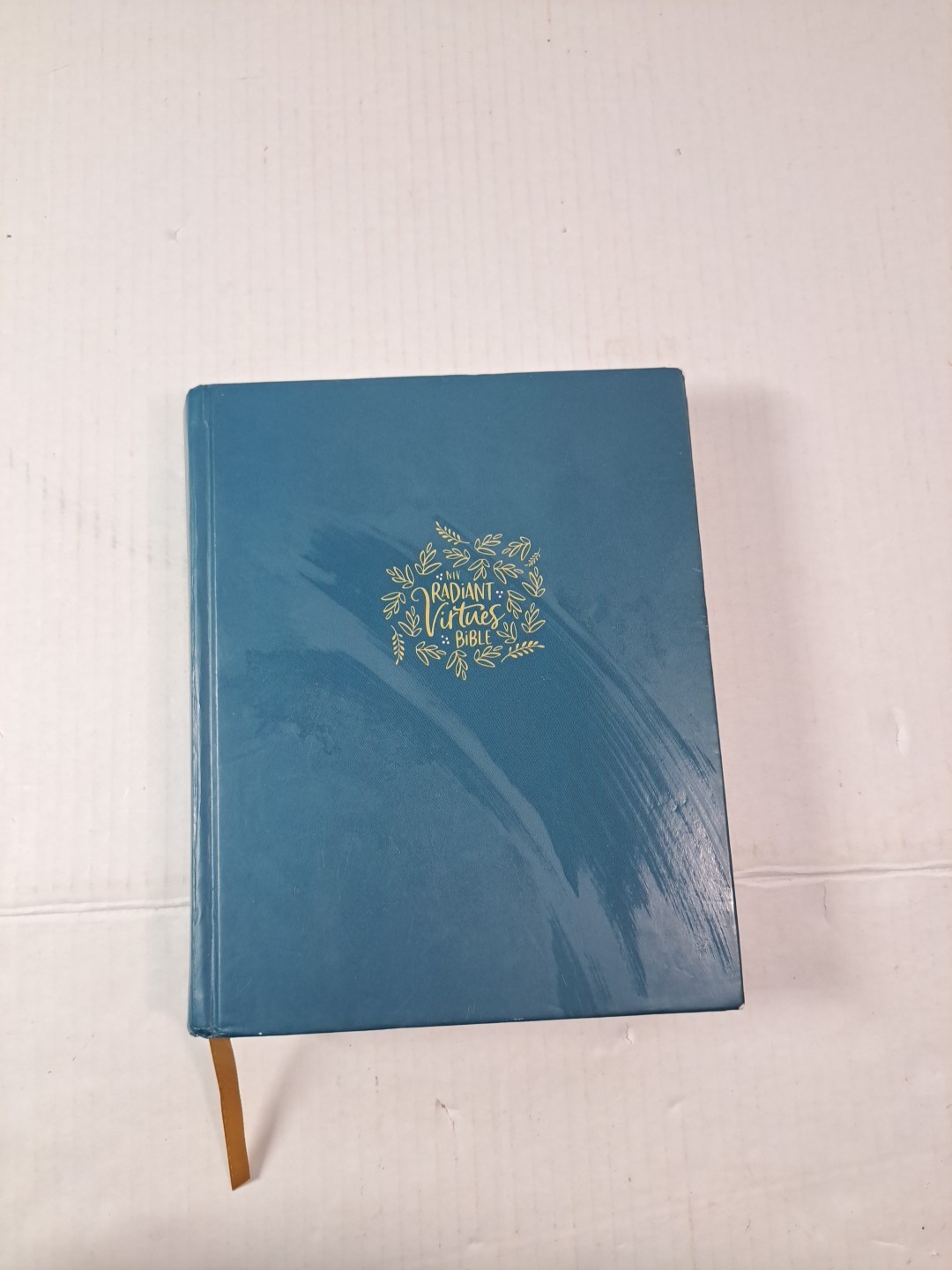 NIV Radiant Virtues Bible: Hardcover Bible