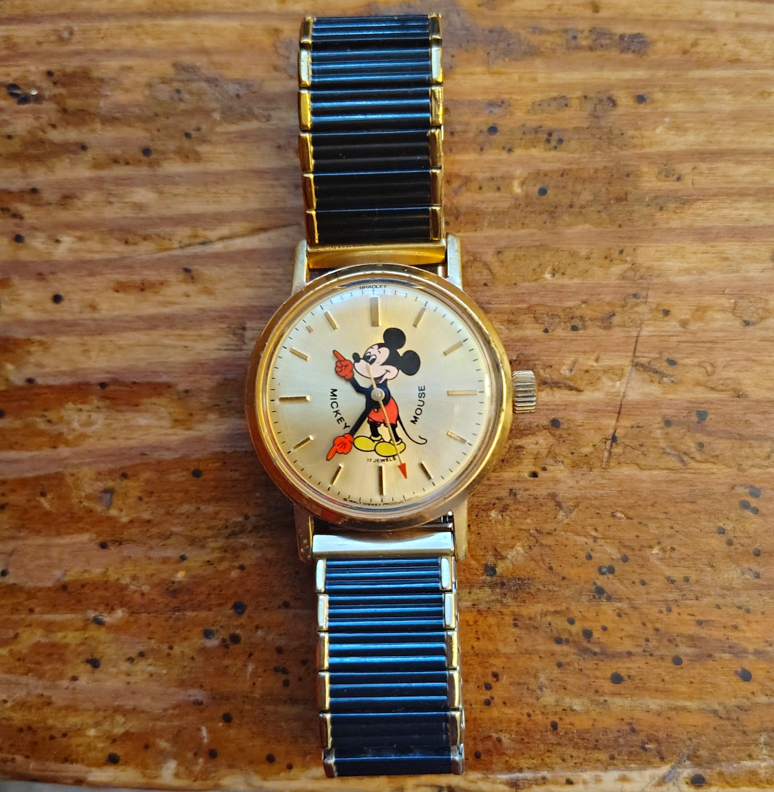 Rare Vintage Walt Disney Mickey Mouse Gold Tone Wristwatch with Expansion Band
