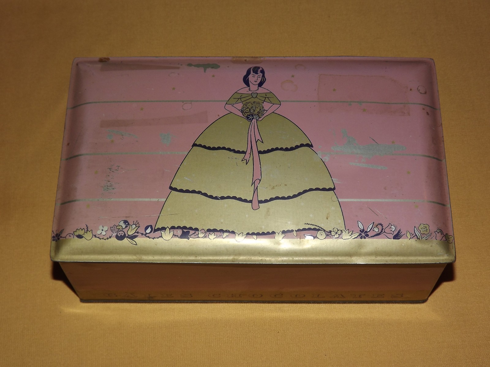 VINTAGE GALES CHOCOLATE CO USA VICTORIAN LADY CANDY TIN