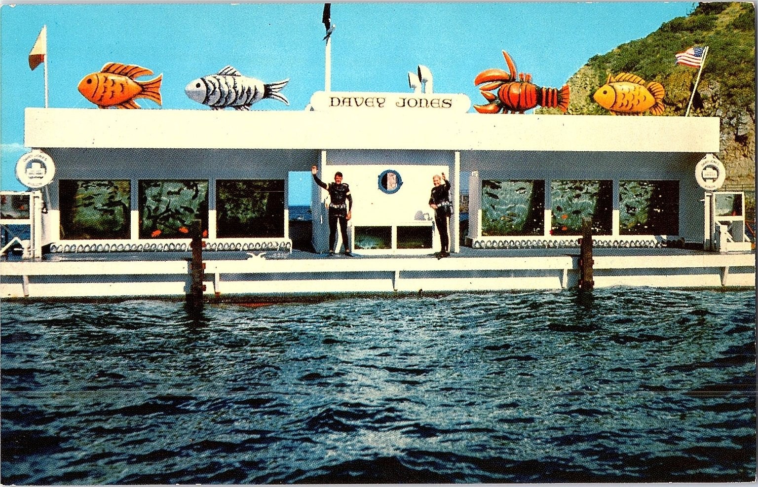 1959 Davy Jones Divers Barge Avalon Catalina Island CA Postcard – Undersea
