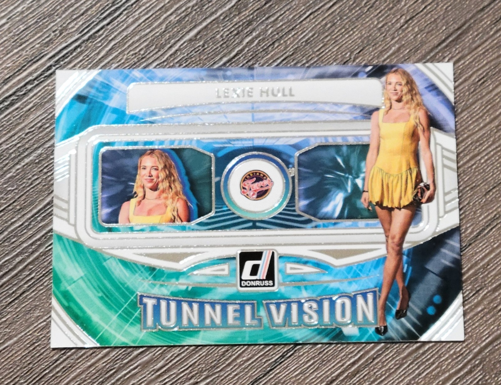 Panini 2026 WNBA Donruss Tunnel Vision Insert Lexie Hull #7