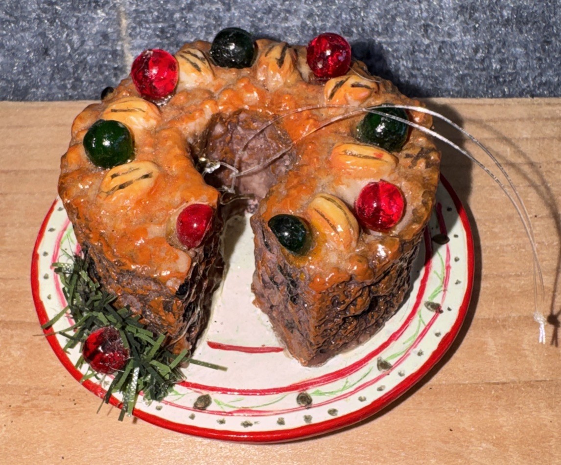The Christmas Miniarure Fruit Cake Ornament by Roman Detailed Realistic 1998