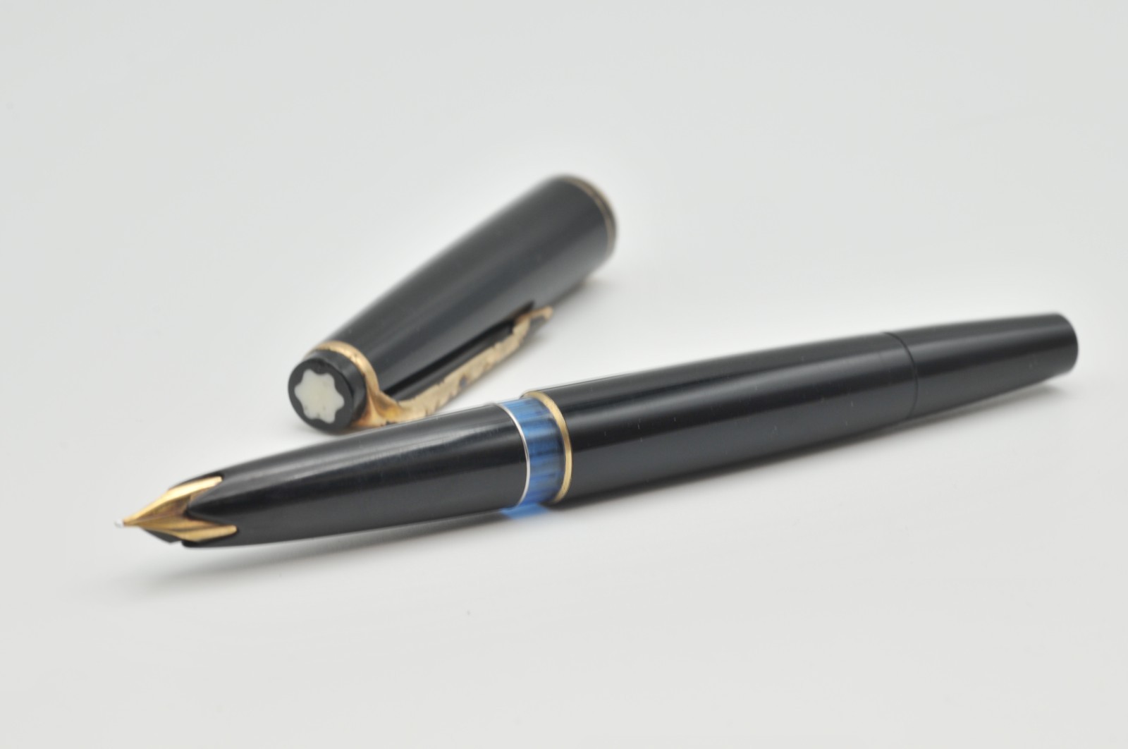 Montblanc No.22 14C Medium Nib Fountain Pen Black Vintage W0823