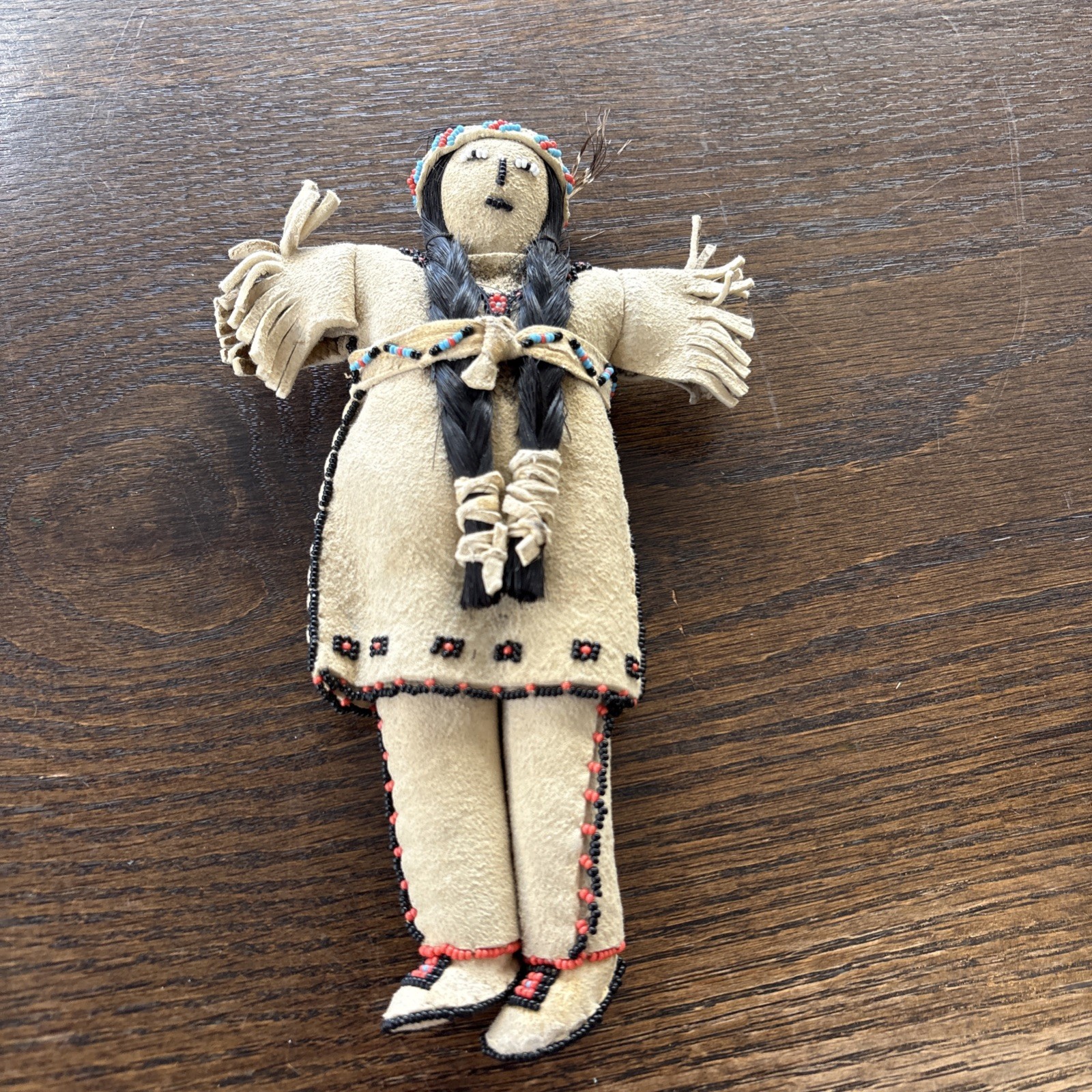 VINTAGE LAKOTA / DAKOTA INDIAN Seed BEADED DOLL -  TANNED HIDE Handmade