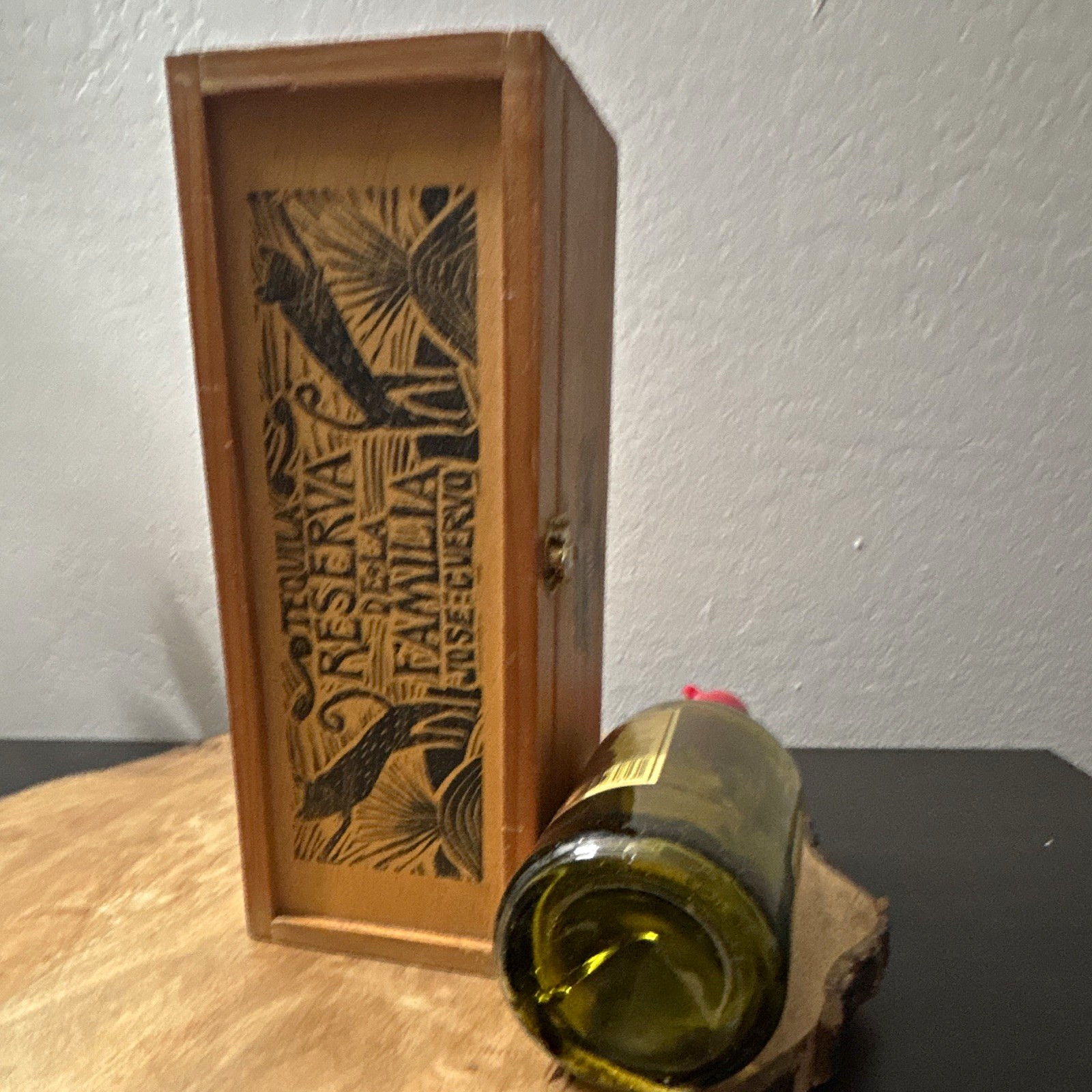 Jose Cuervo Reserva De La Familia Tequila Wood box 1995 Original empty Bottle