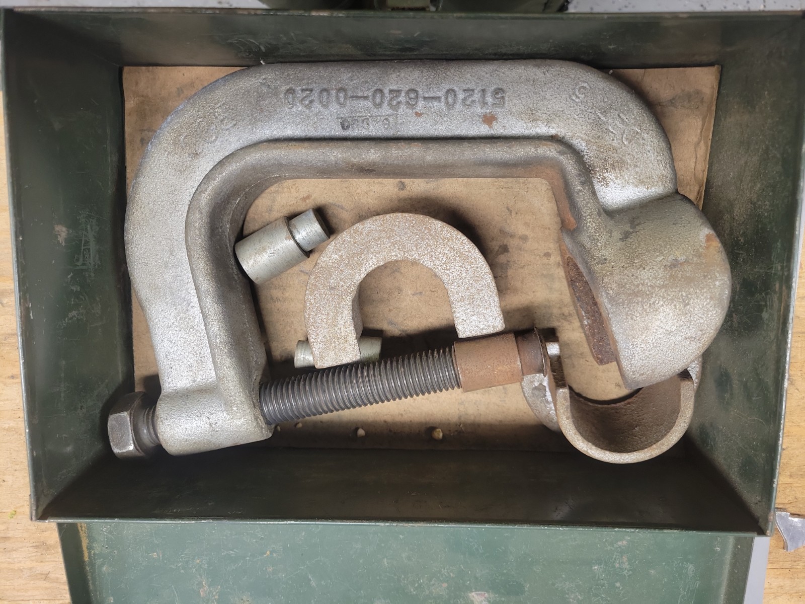 vintage US Military Surplus Steering Wheel Puller Stock Number 5120-620-0020 vintage US Military Surplus Steering Wheel Puller Stock Number 5120-620-0020
