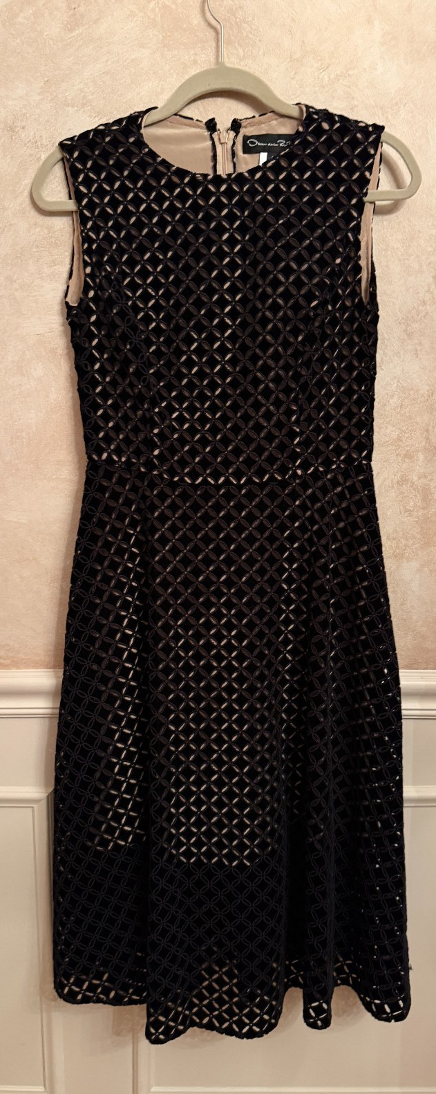 Oscar de la Renta Black Velvet Cut-Out Fit n Flare Dress 2022 Runway Show SZ 6