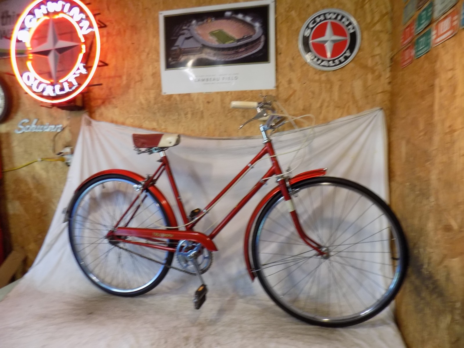 1971  TRIUMPH 3-SPEED LADIES VINTAGE ROAD CRUISER BICYCLE RALEIGH SPORTS LTD BSA