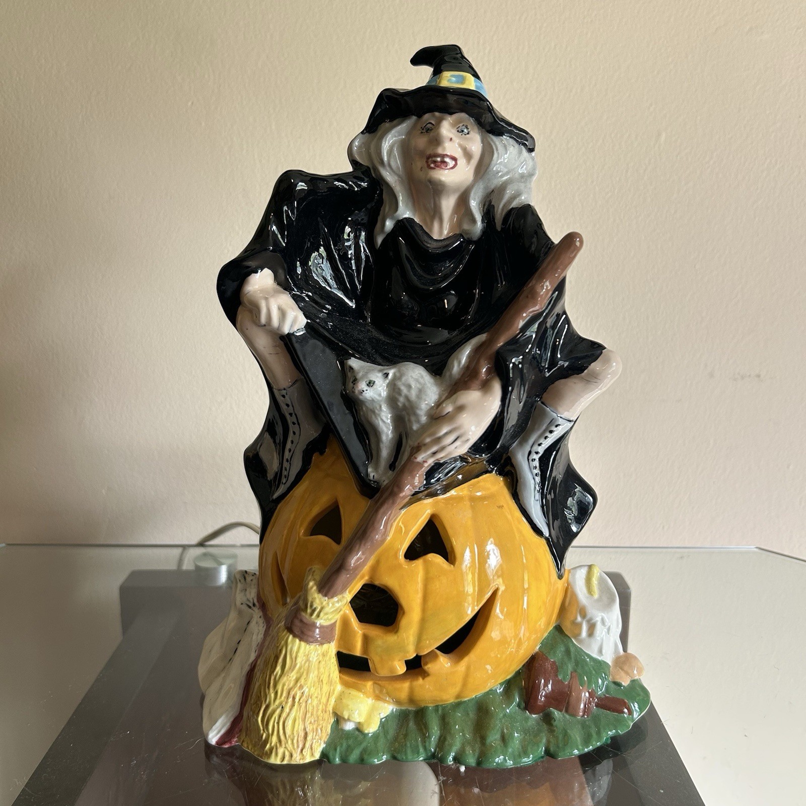 Vintage 1972 Byron Molds Ceramic Halloween Witch Jack O Lantern Lighted Painted