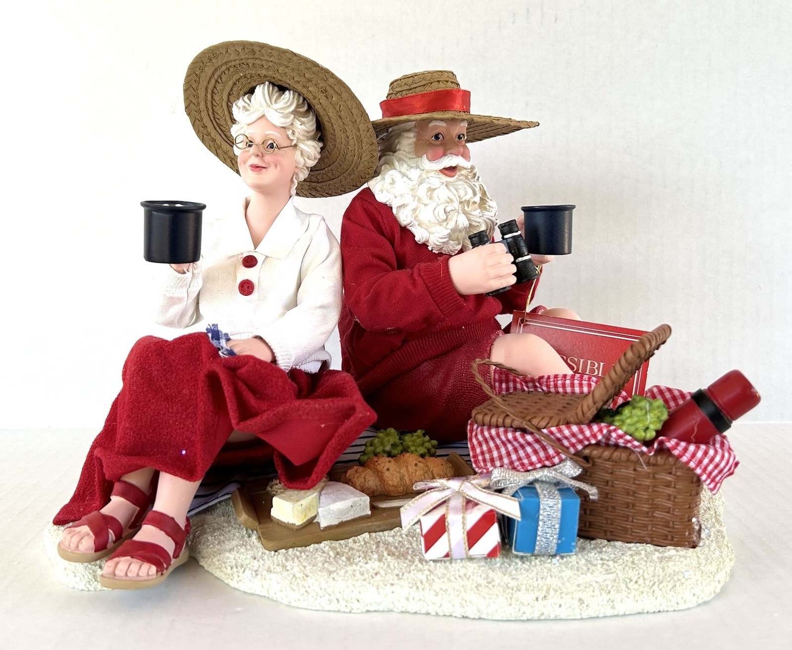 Dept 56 Possible Dreams Clothtique Santa & Mrs Claus Life Is A Picnic #6012189