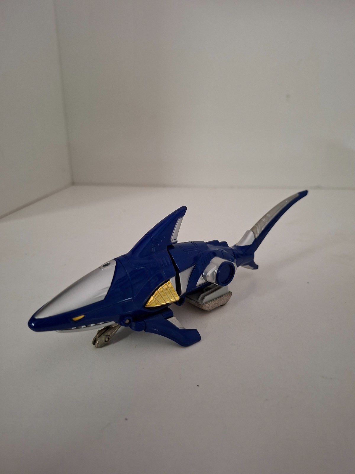 Power Rangers Wild Force Gao Ranger Power Animal DX Shark Figure Bandai 2001