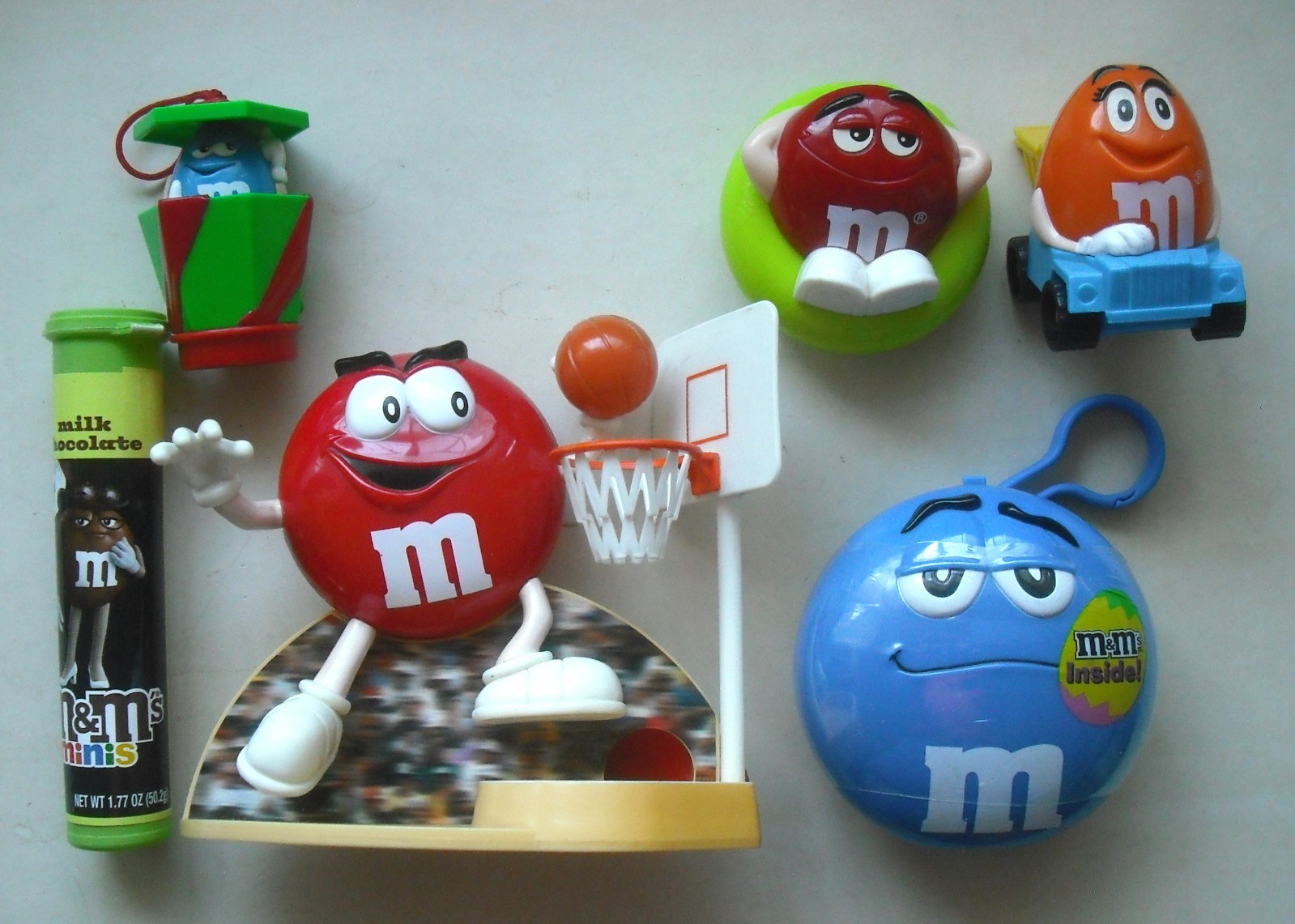 Vintage 1999 M&Ms Basketball Candy Dispenser + Clip-On + Burger King + Ornament