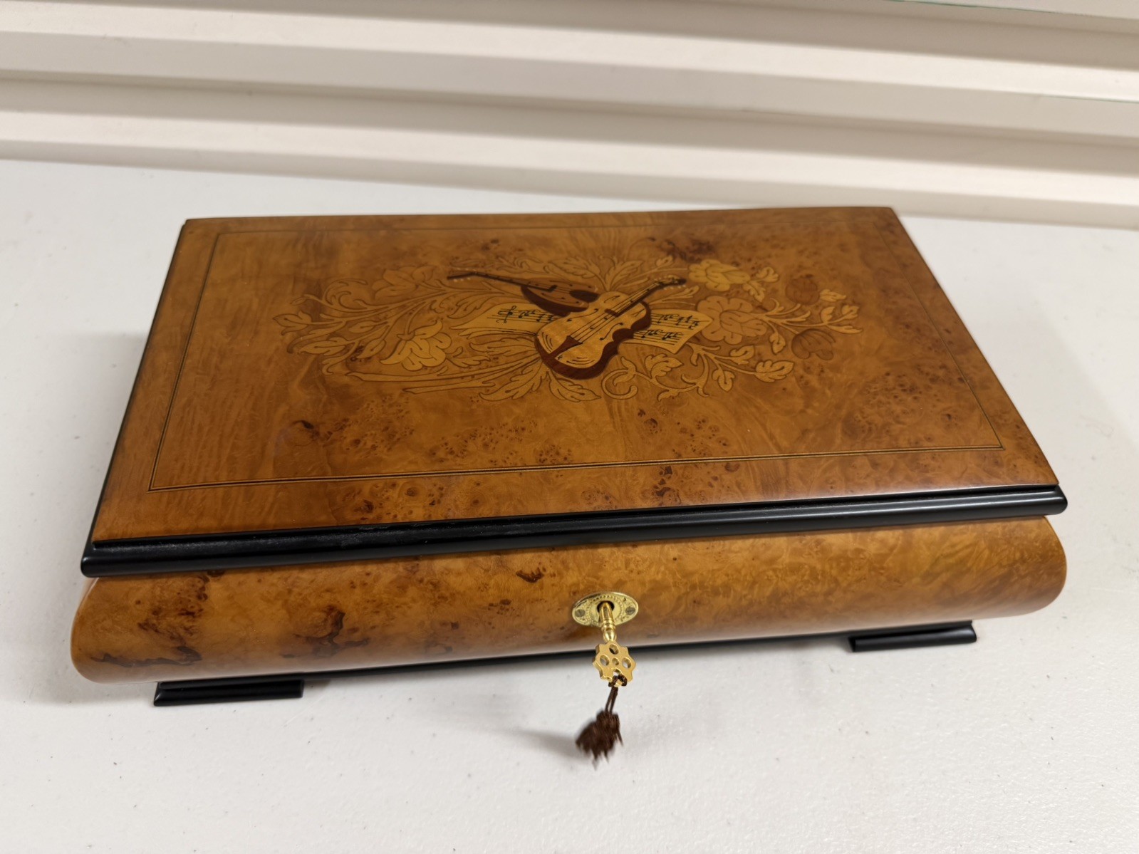 Vintage Italian Inlaid Wood Music Box Vintage Italian Inlaid Wood Music Box