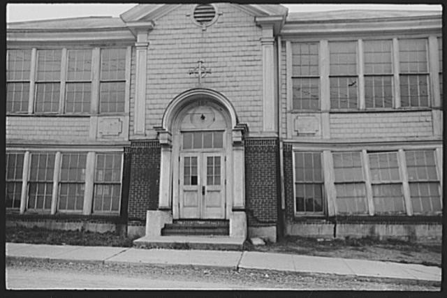 Photo:Shenandoah Pennsylvania 1940s Farm Security school building facade