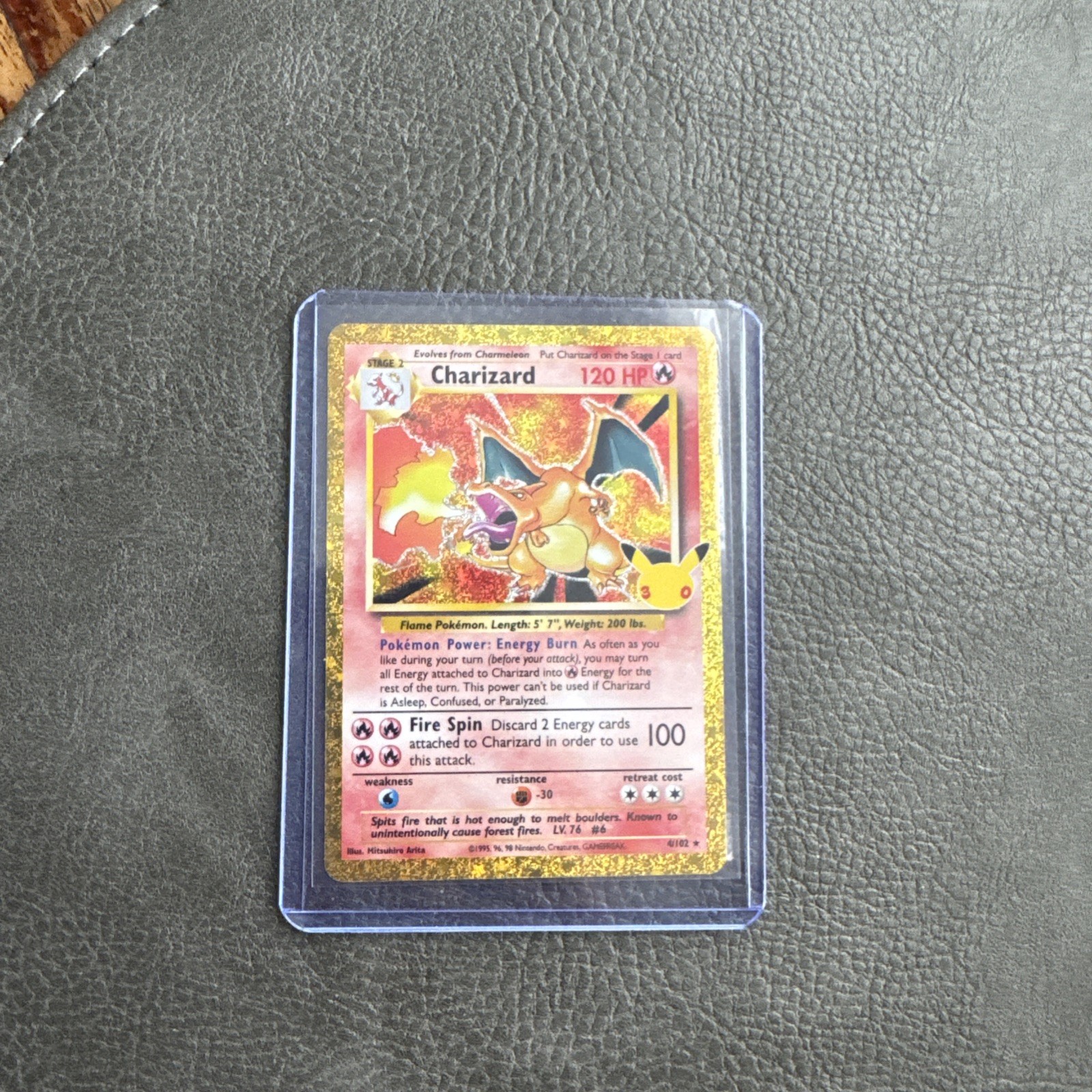 Pokémon TCG Charizard 4/102 30th Anniversary Nm 