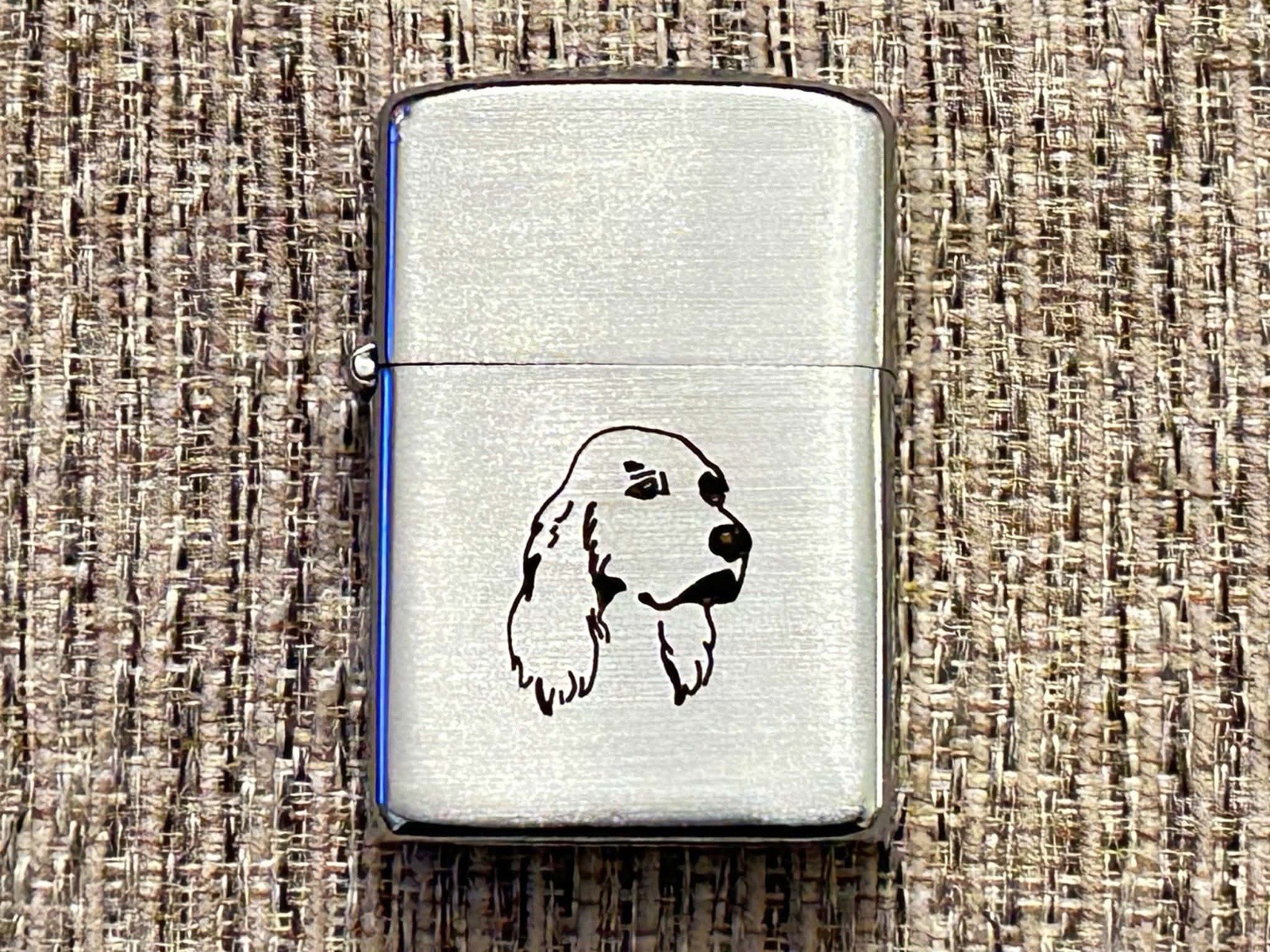 RARE 1947 3 Barrel hinge zippo lighter (SPANIEL DOG) CLEAN