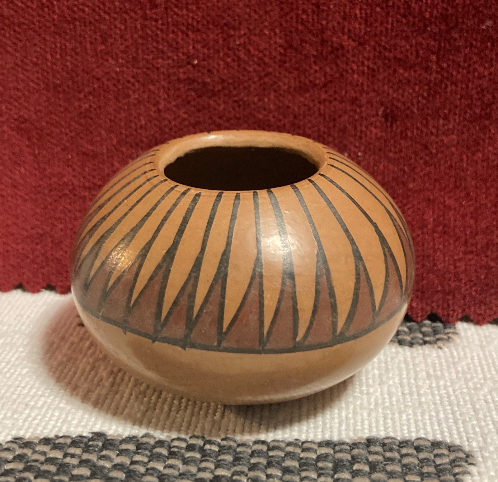 Vintage Authentic Mata Ortiz Small Pot By Reynaldo Pedregón Luján (RPL)