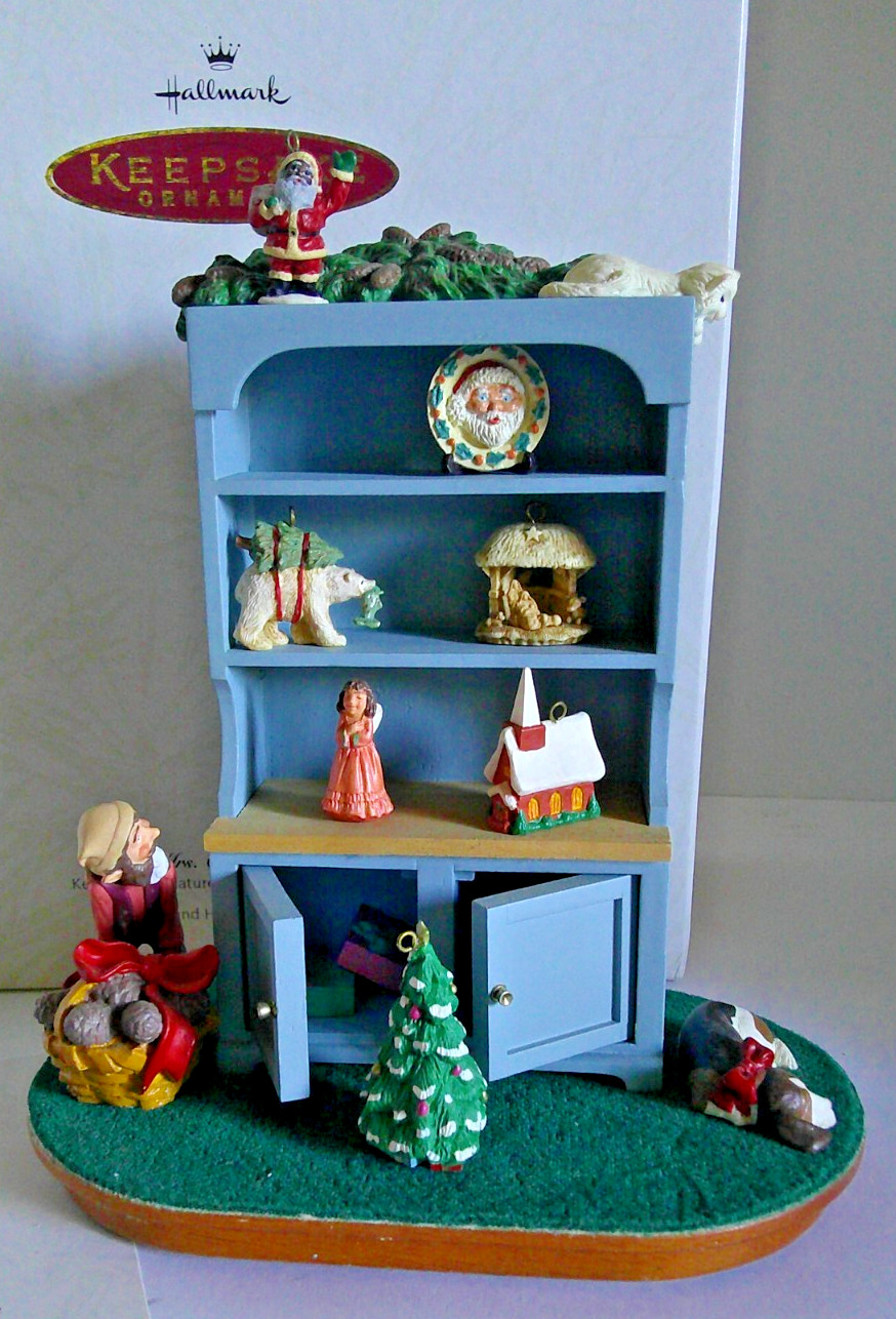 HALLMARK Keepsake - MRS. CLAUS\' CUPBOARD - 1994 - Studio Edition - Signed - RARE